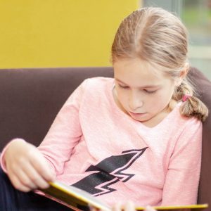 Mikä innostaa lapsia lukemaan?